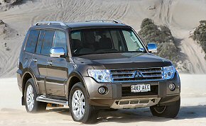 Mitsubishi Pajero IV 3.2 DI-D 200KM (4M41)